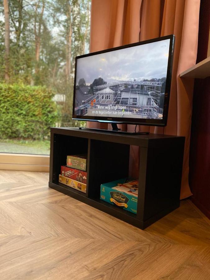 Sfeervolle Chalet Op De Veluwe In Hoenderloo Hotel Luaran gambar
