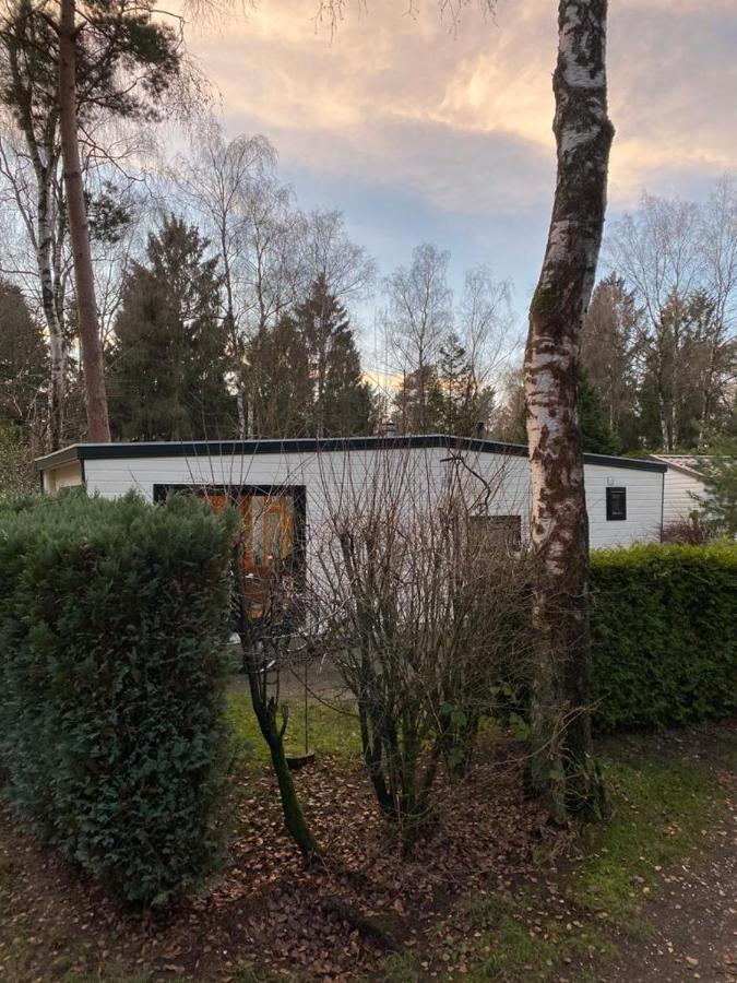 Sfeervolle Chalet Op De Veluwe In Hoenderloo Hotel Luaran gambar