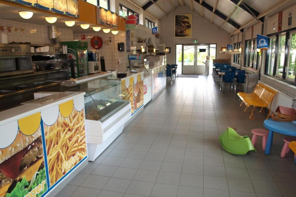 Sfeervolle Chalet Op De Veluwe In Hoenderloo Hotel Luaran gambar