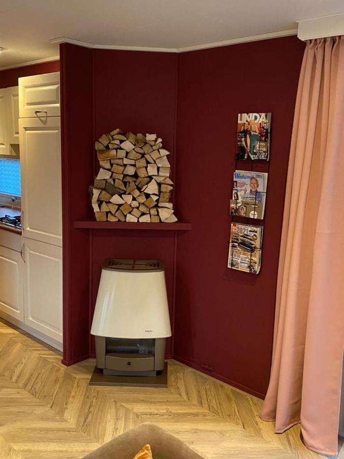 Sfeervolle Chalet Op De Veluwe In Hoenderloo Hotel Luaran gambar